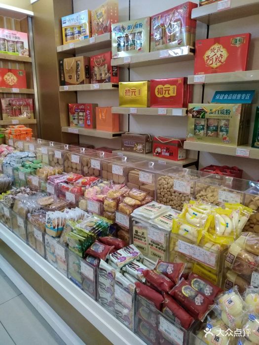 合肥零食店、食品店與便利店裝修設(shè)計指南 融合空間美學(xué)與藥品零售的專業(yè)思考